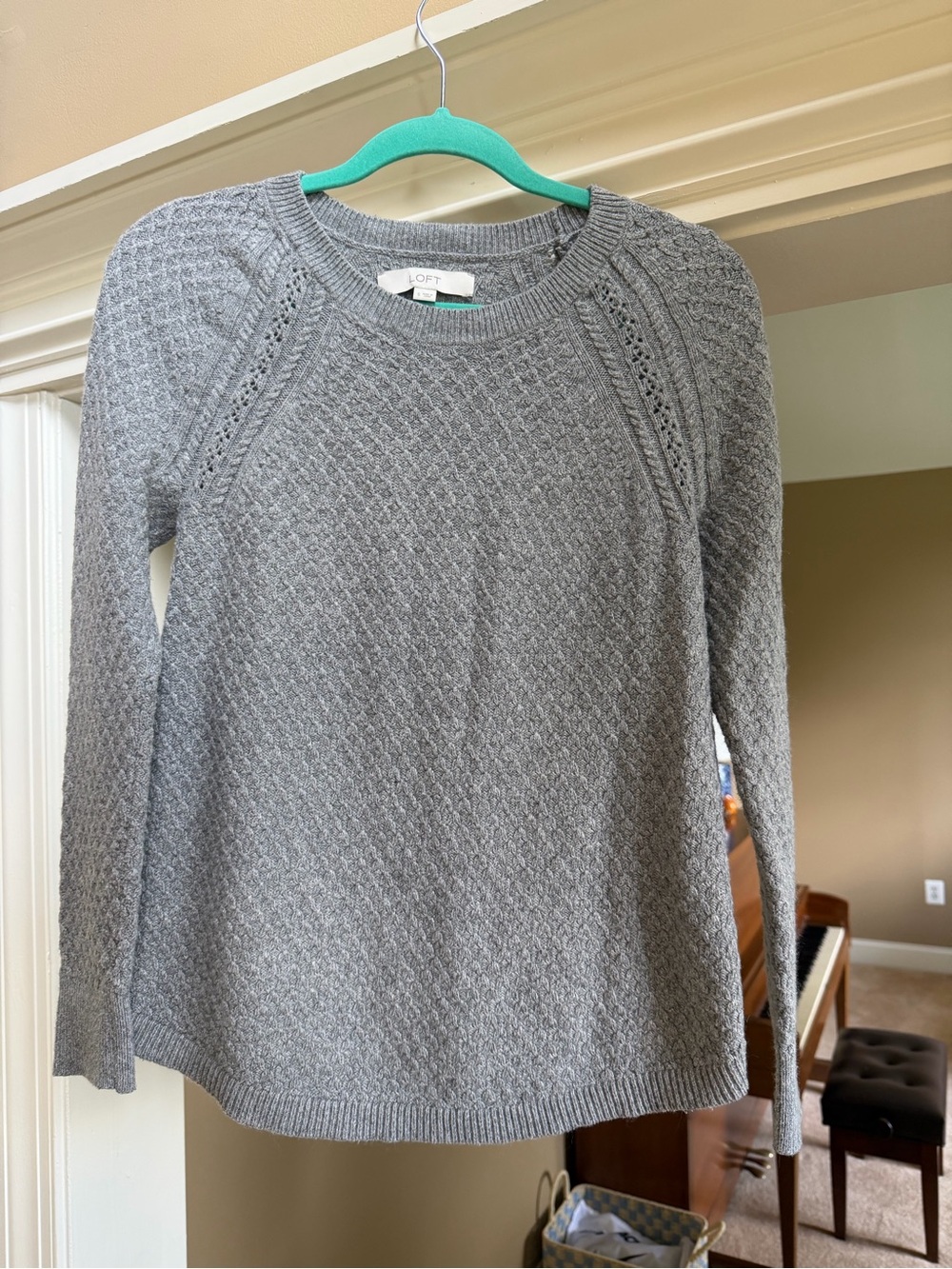 LOFT Women's Gray Knit Crewneck Sweater
